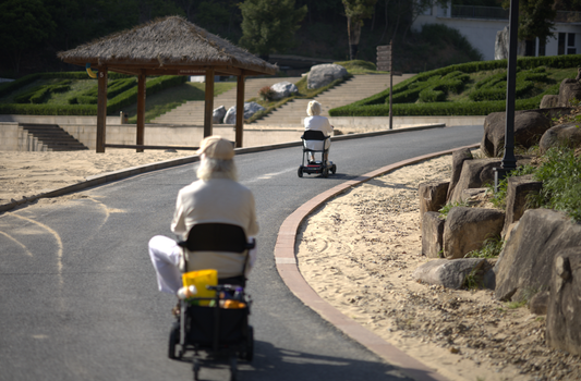 Mobility Scooter Buyer’s Guide: What to Know Before You Buy